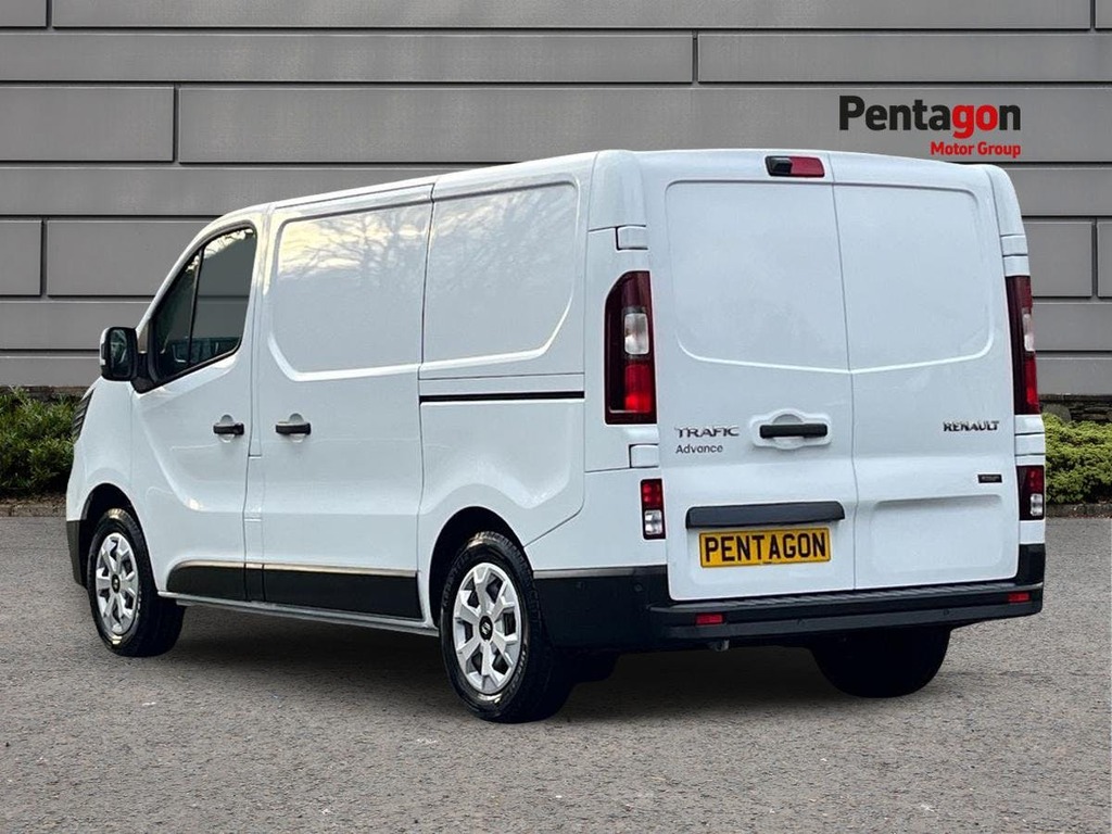 Renault Trafic Sl30 52Kwh Advance Panel Van L1 FV75DGO White #2