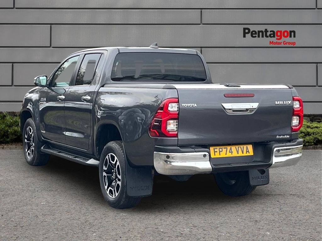 Toyota HILUX 2.4 D Invincible Pickup Double Cab A FP74VVA Grey #2