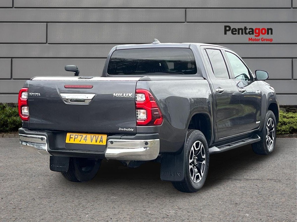 Toyota HILUX 2.4 D Invincible Pickup Double Cab A FP74VVA Grey #4