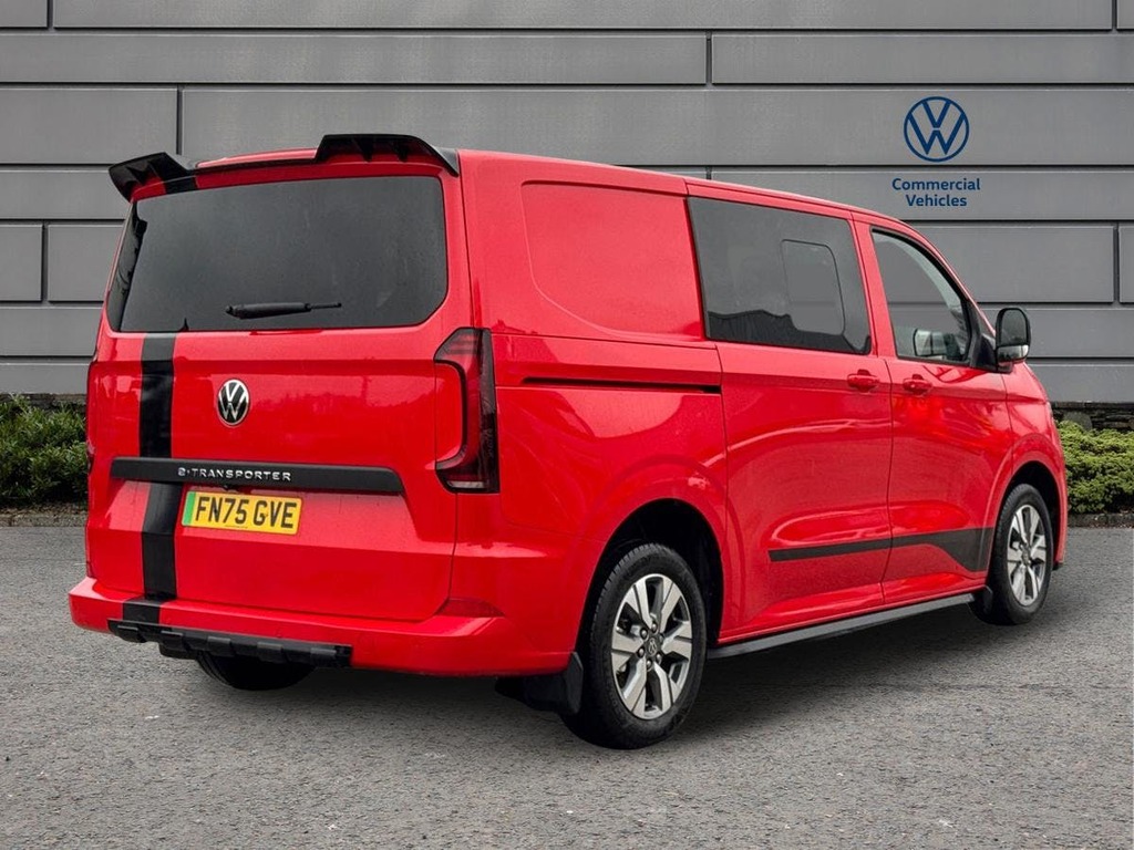 Volkswagen E-Transporter T32 65Kwh Commerce Pro Kombi Double Cab Electr FN75GVE Red #4