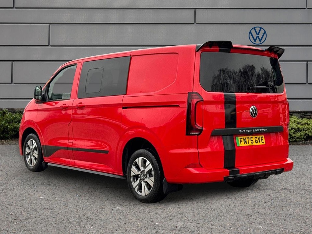 Volkswagen E-Transporter T32 65Kwh Commerce Pro Kombi Double Cab Electr FN75GVE Red #2