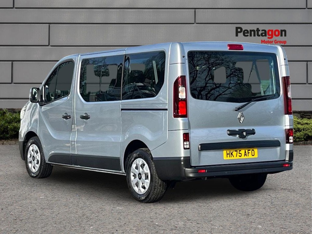 Renault Trafic 2.0 Dci Sl28 Advance Minibus Double Cab HK75AFO Grey #2