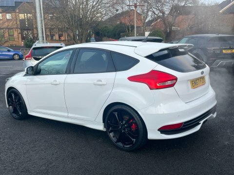 Ford Focus 2.0T Ecoboost St-3 #4