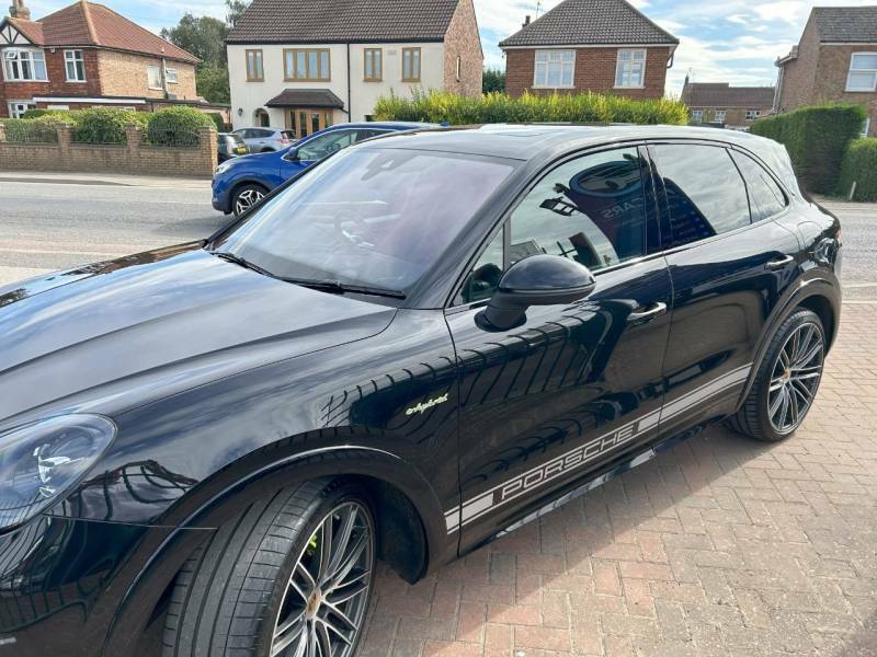 Porsche Cayenne E-hybrid Tiptronic S - 2020 69 AJ69VMG Black #5