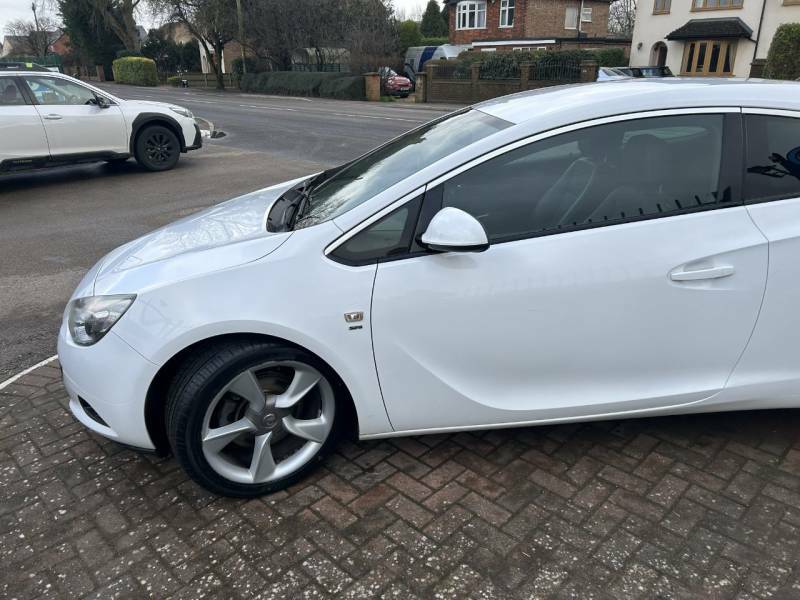 Vauxhall Astra GTC 1.7 Cdti 16V 130 Sri - 2012 62 White #3