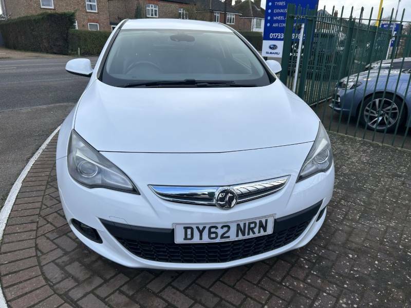 Vauxhall Astra GTC 1.7 Cdti 16V 130 Sri - 2012 62 White #2