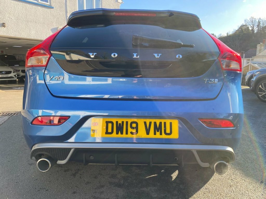 Volvo V40 2019 1.5 T3 R-design Edition Hatchback Blue #5