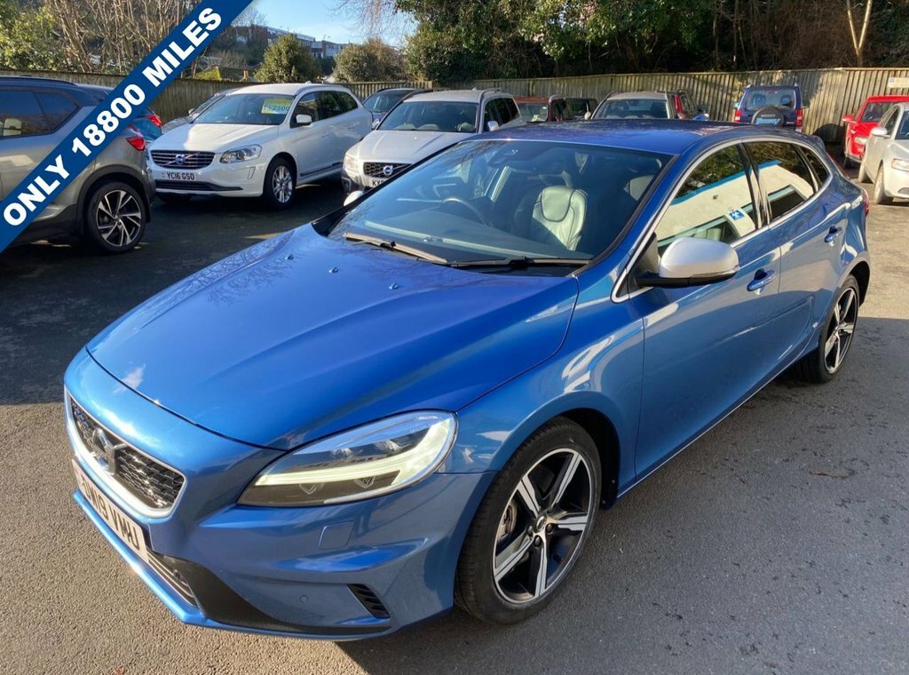 Volvo V40 2019 1.5 T3 R-design Edition Hatchback Blue