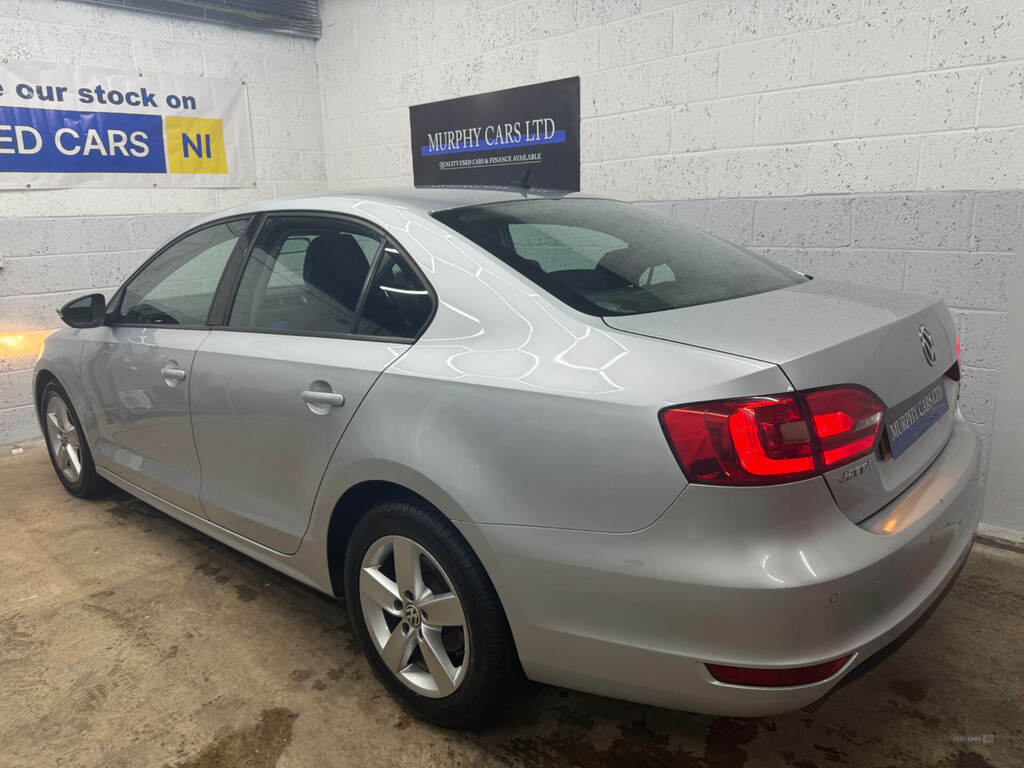 Volkswagen Jetta 1.6 Tdi Cr Bluemotion Tech Se Silver #4