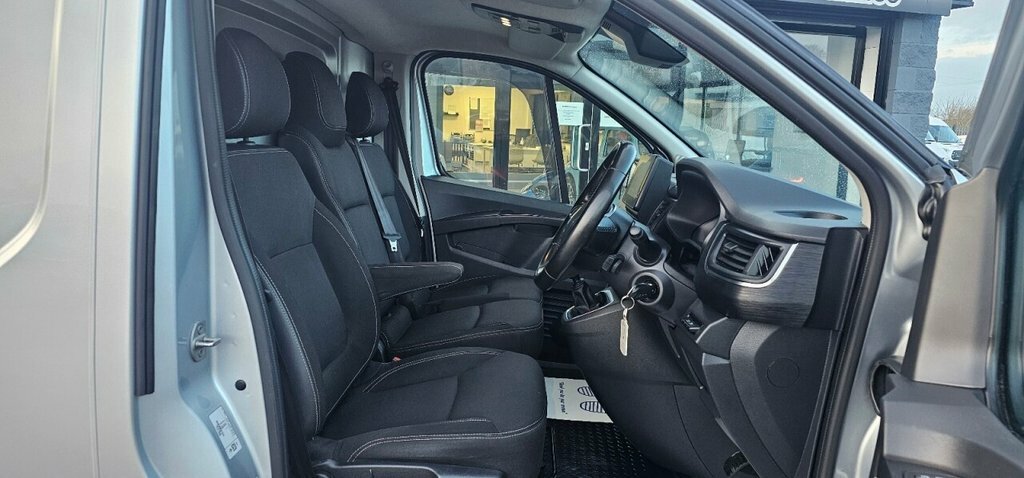 Renault Trafic 2L Sport YE22VTD Grey #6
