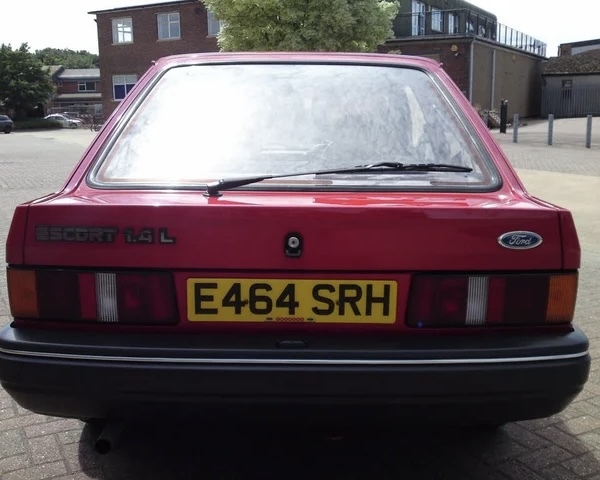 Ford Escort 1.4 L Red #5