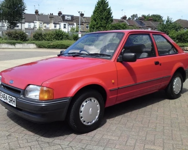 Ford Escort 1.4 L Red