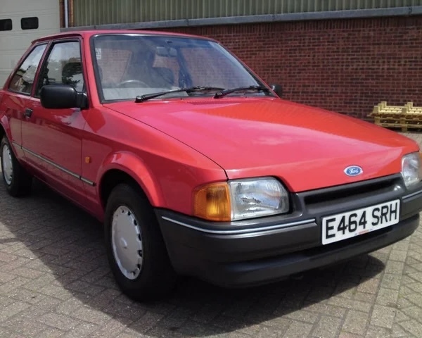 Ford Escort 1.4 L Red #2