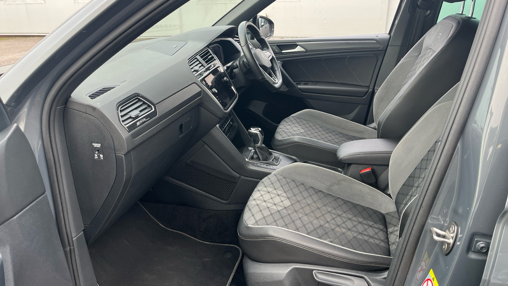 Volkswagen Tiguan 1.5 Tsi R-line Dsg Euro 6 Ss WF70KSZ  #3
