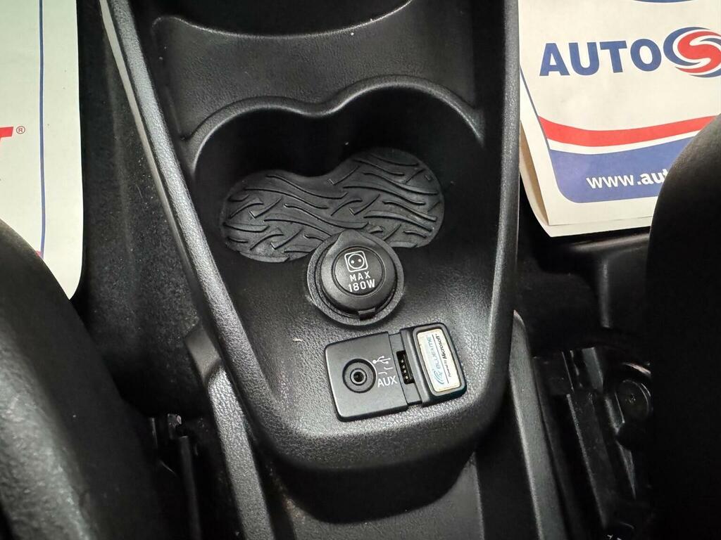 Chrysler Ypsilon Hatchback Black #17