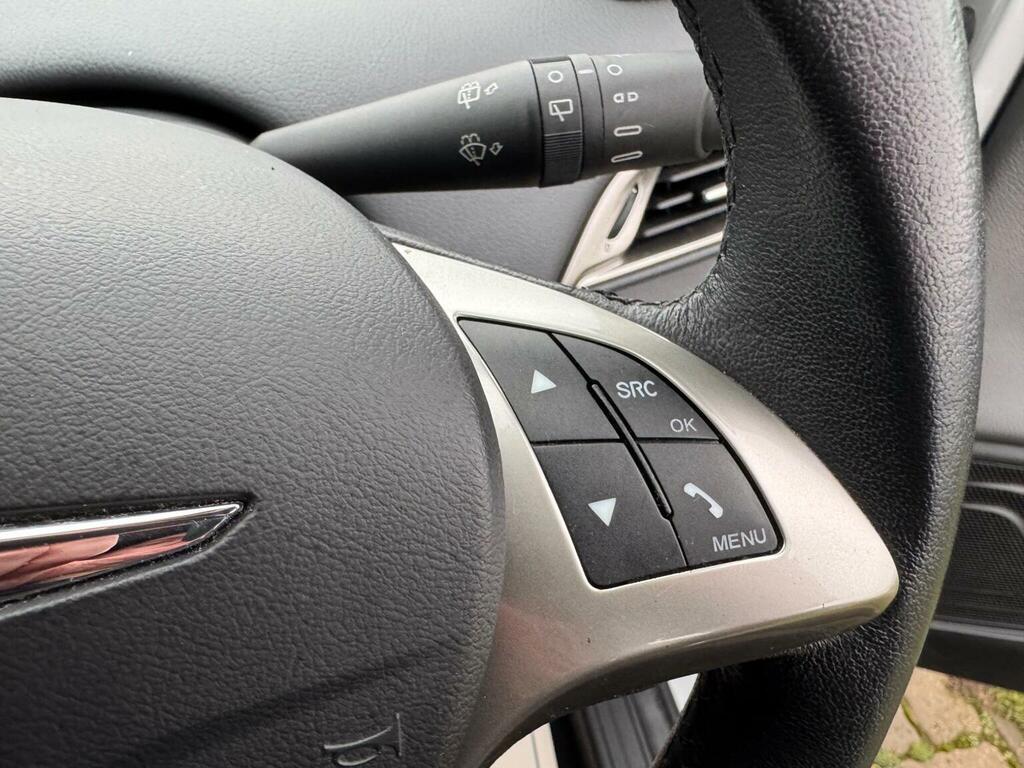 Chrysler Ypsilon Hatchback Black #14