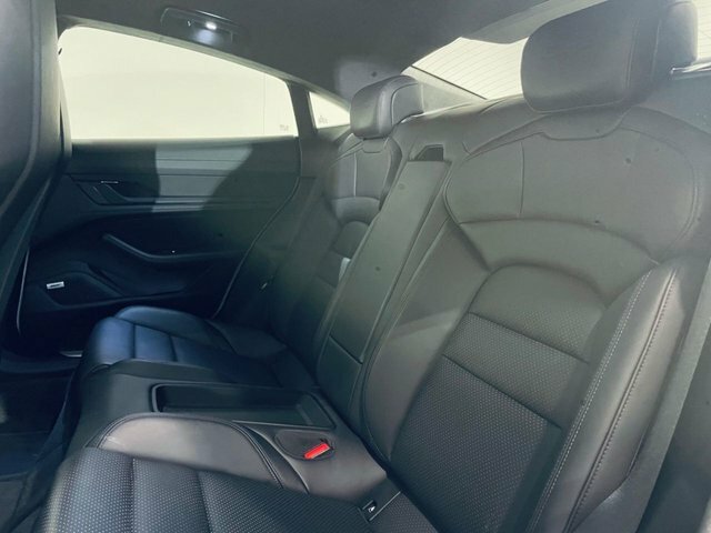 Porsche Taycan Plus 93.4Kwh Turbo Saloon WX70XWS White #5
