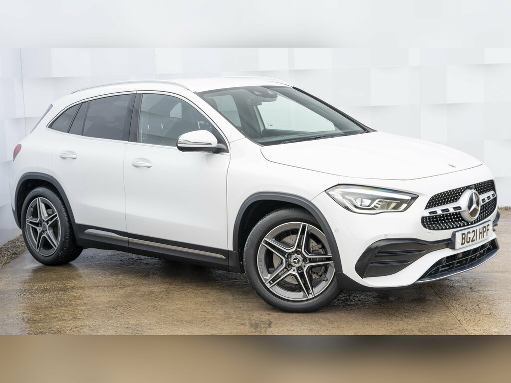 Mercedes-Benz GLA Class Gla 180 Amg Line Premium
