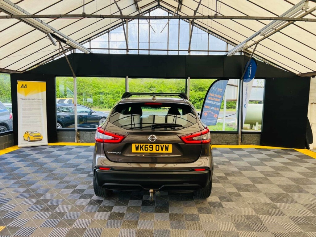 Nissan Qashqai Suv WK69OVW Brown #4