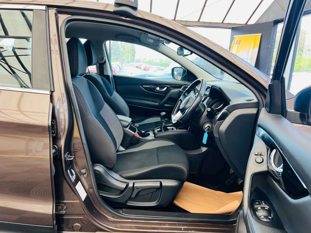 Nissan Qashqai Suv WK69OVW Brown #6