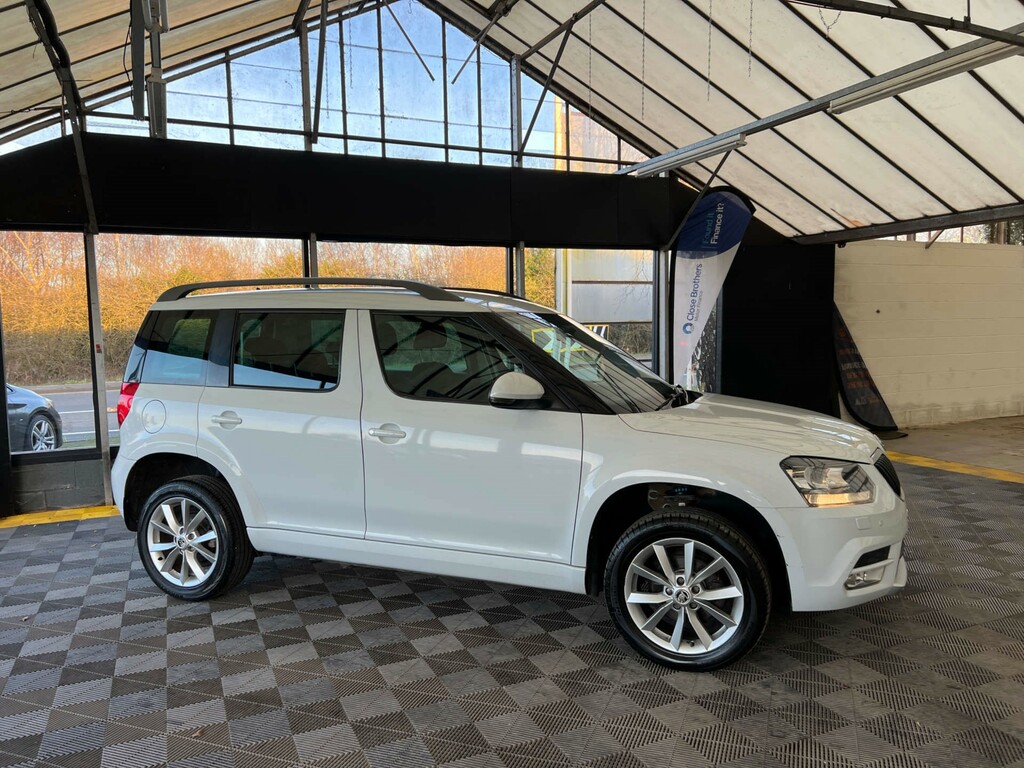 Skoda Yeti Suv BD16APX White #2