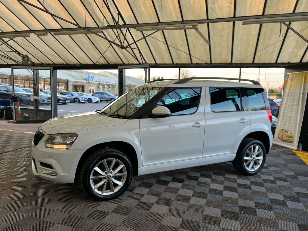 Skoda Yeti Suv BD16APX White #4