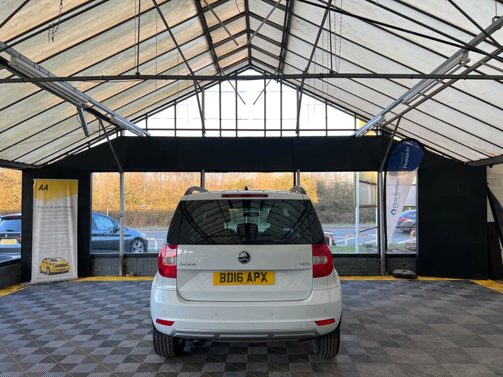 Skoda Yeti Suv BD16APX White #6