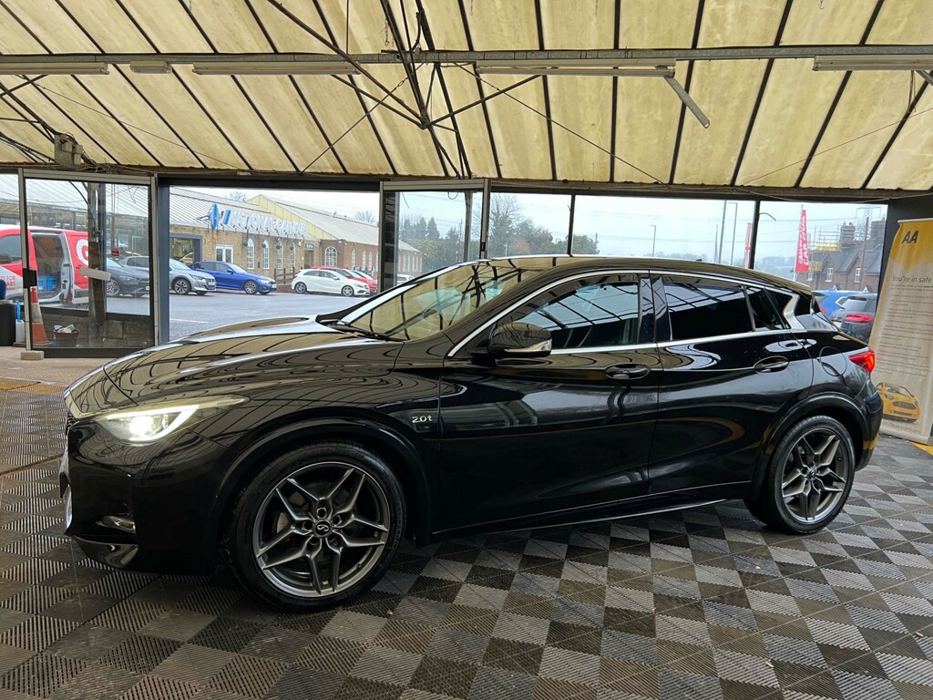 Infiniti Q30 Q30 Sport Awd OY17NFE Black #4