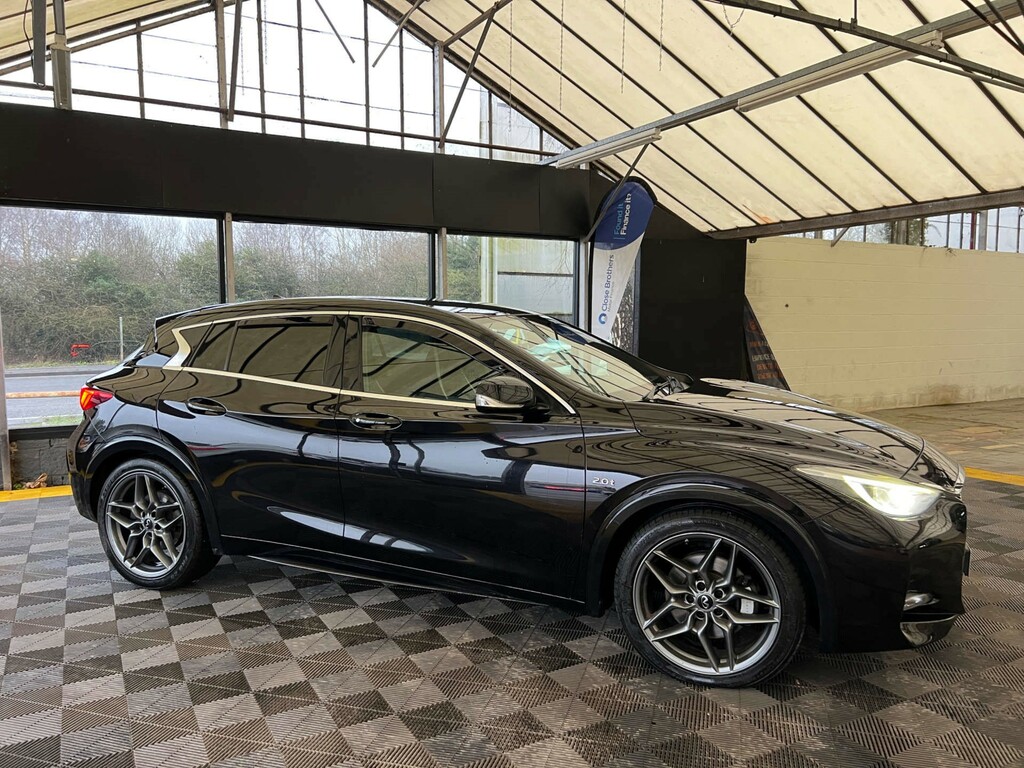 Infiniti Q30 Q30 Sport Awd OY17NFE Black #2