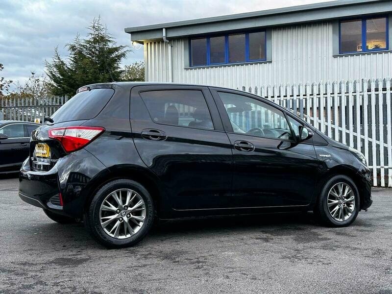 Toyota Yaris 1.5 Vvt-h Icon Tech 201717 LO17OJJ Black #6