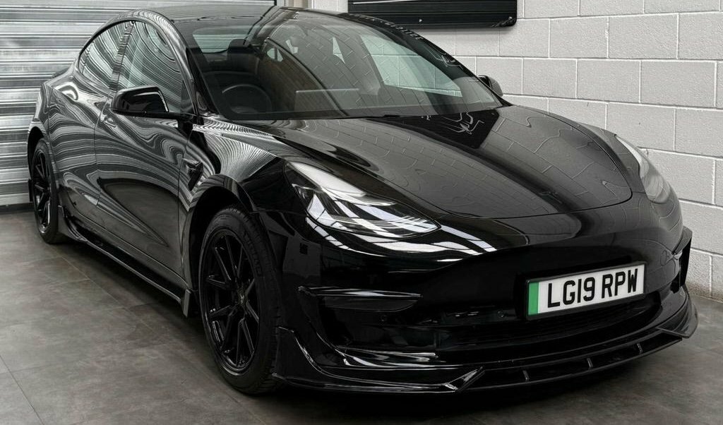 Tesla Model 3 Standard Range Plus 201919 Black