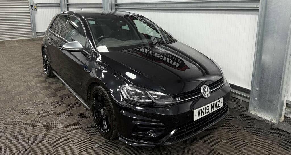 Volkswagen Golf 2.0 Tsi R 201919 VK19NWZ Black
