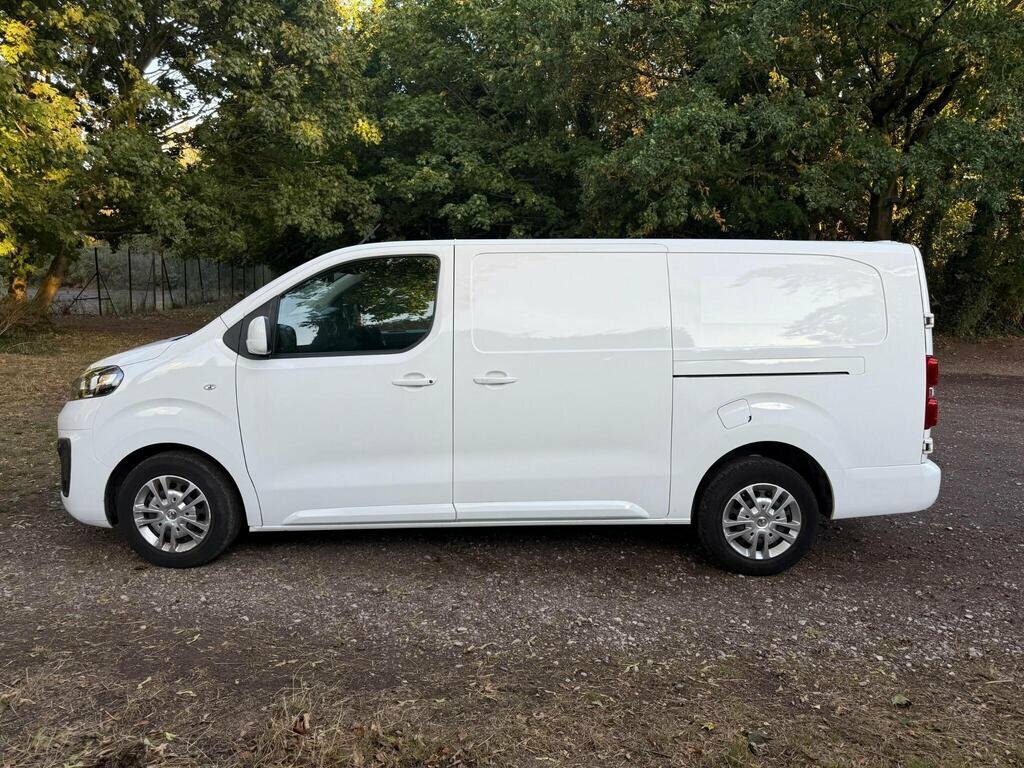 Vauxhall Vivaro 1.5 Turbo D 2900 Sportive 202070 DV70NNC White #4
