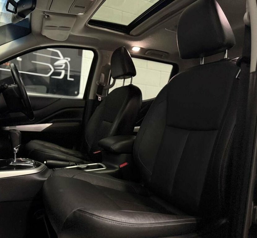 Nissan Navara 2.3 Dci Tekna 201767 EY67EGZ Black #6