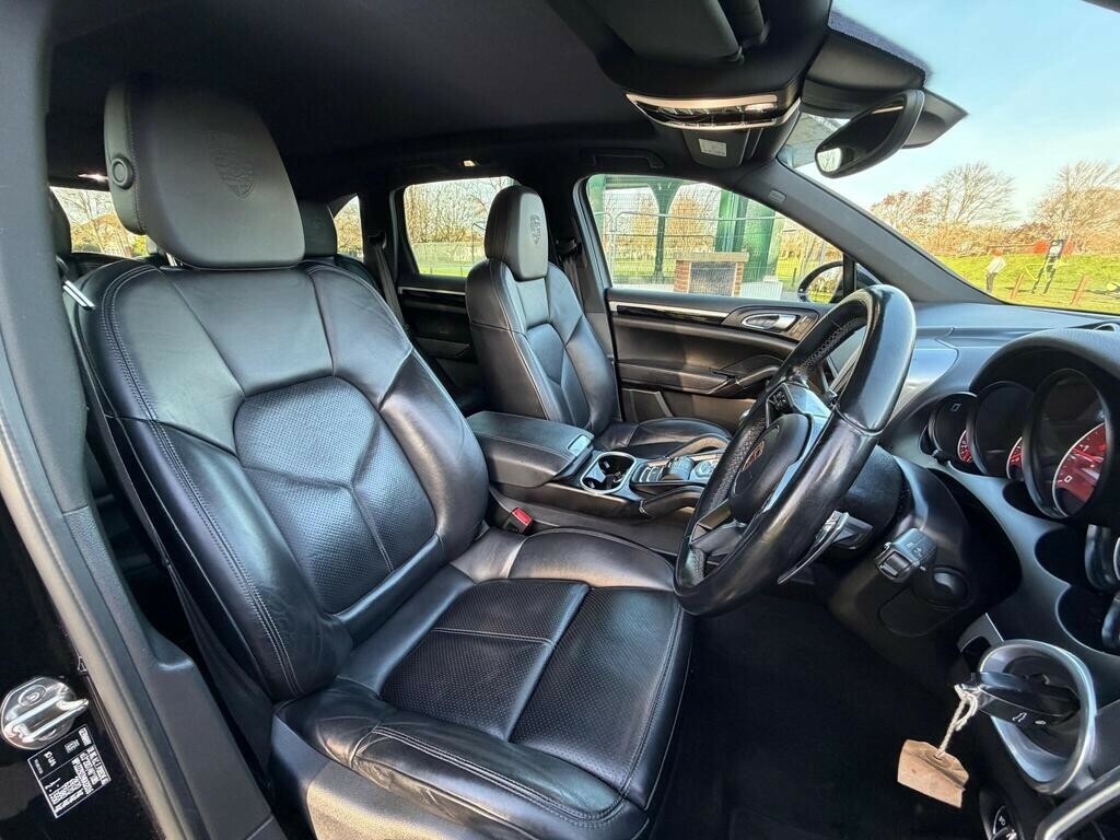 Porsche Cayenne 3.0 Td V6 Platinum Edition 201717 Black #4