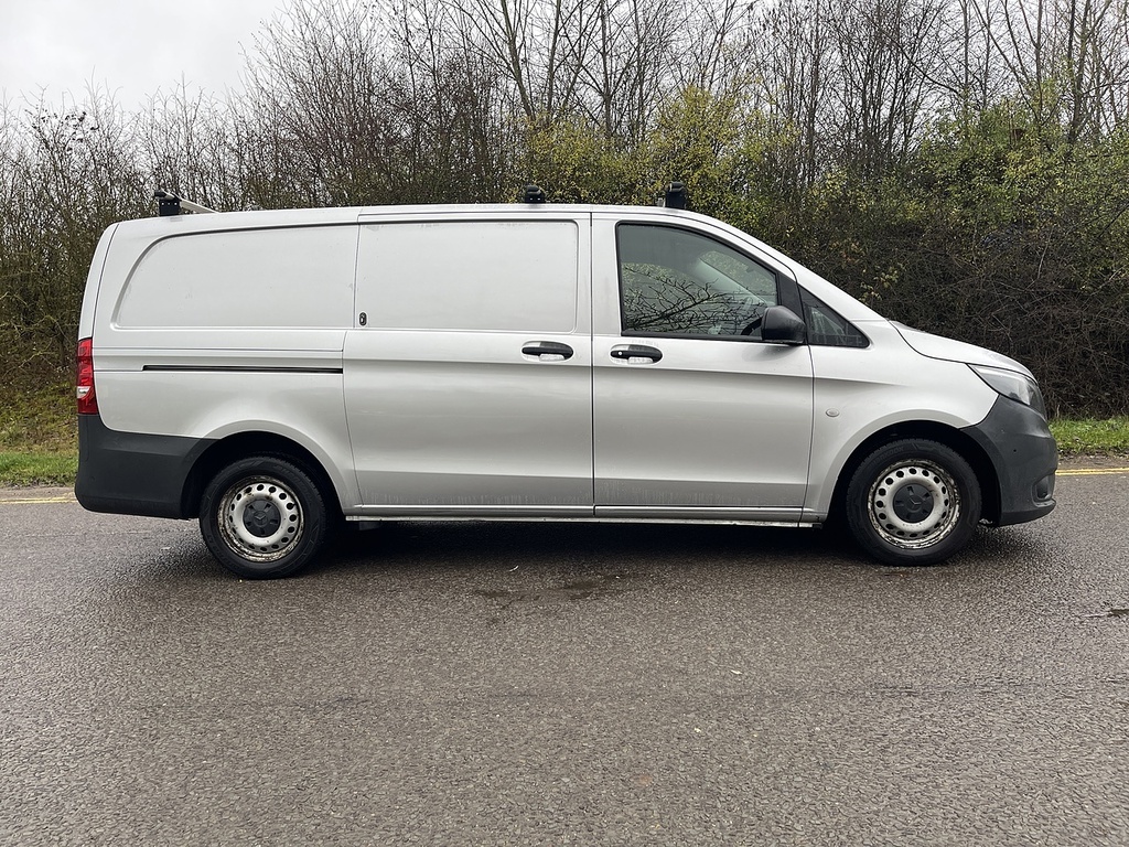 Mercedes-Benz Vito Vito Pure Panel Van 1 YF69WYW Silver #3