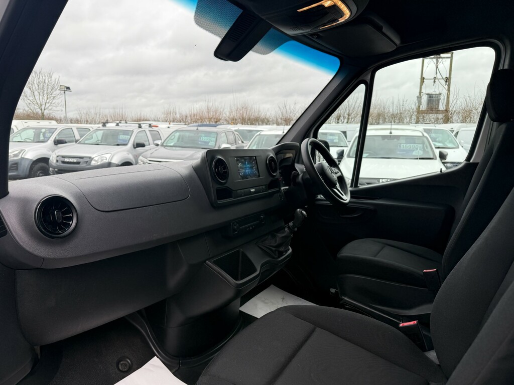 Mercedes-Benz Sprinter 314 Cdi Progressive Low Floor Luton Lwb PO71YGU White #6