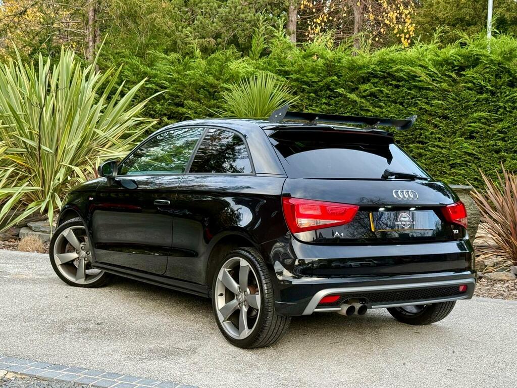 Audi A1 2.0 Tdi Black Edition Euro 5 Ss 201414 Black #2