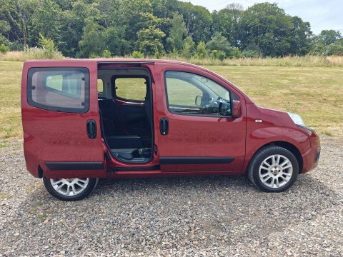 Fiat Qubo Lounge Red #3
