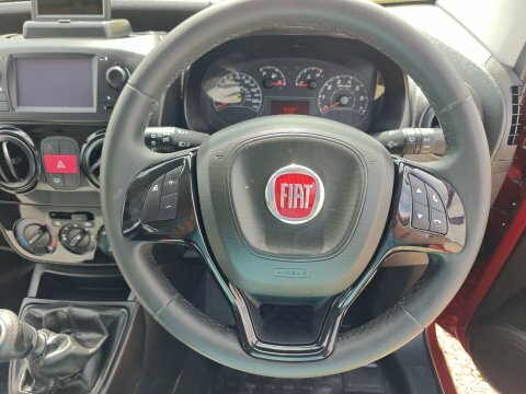 Fiat Qubo Lounge Red #41