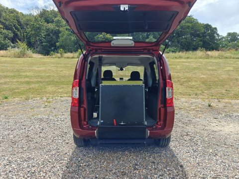 Fiat Qubo Lounge Red #5
