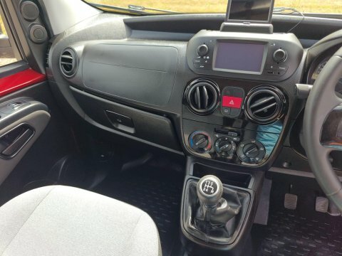 Fiat Qubo Lounge Red #33