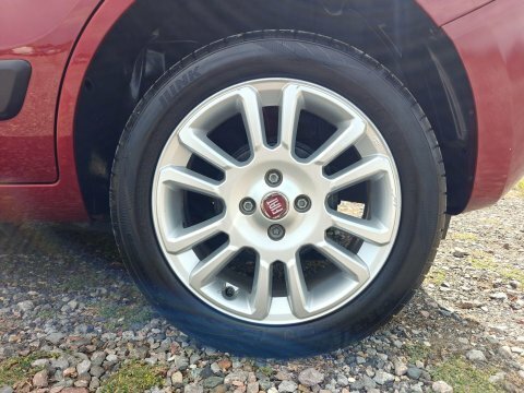 Fiat Qubo Lounge Red #54