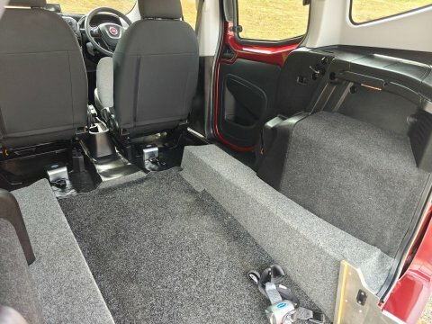 Fiat Qubo Lounge Red #26
