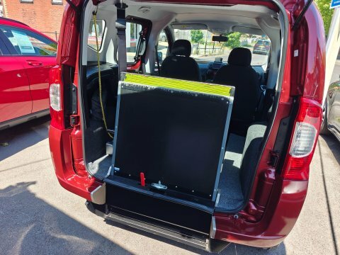 Fiat Qubo Lounge Red #31