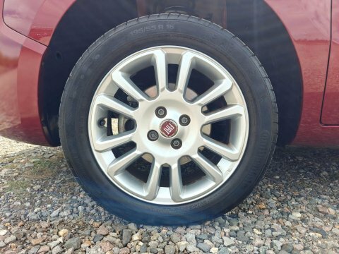 Fiat Qubo Lounge Red #52