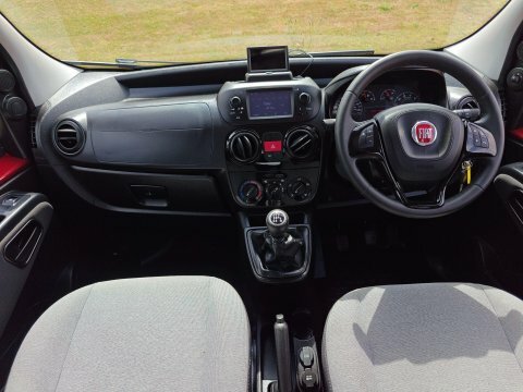 Fiat Qubo Lounge Red #18