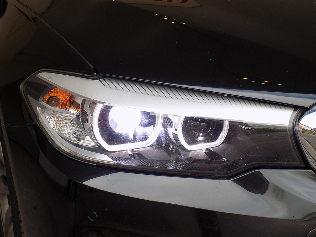 BMW 5 Series 520D M Sport YK18NLY Black #4