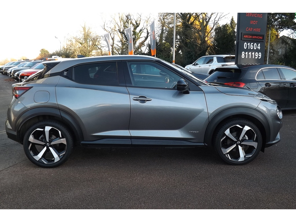 Nissan Juke Tekna Grey #4