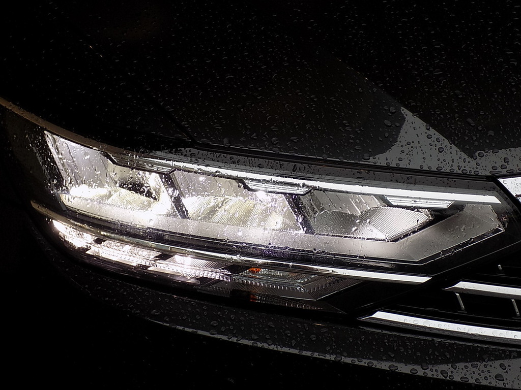 Volkswagen Passat Tsi Evo Se Nav VO72HFX Grey #4